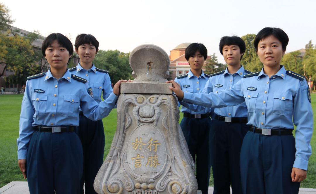 飒！“清华+空军”首批女飞行学员完成首次单飞