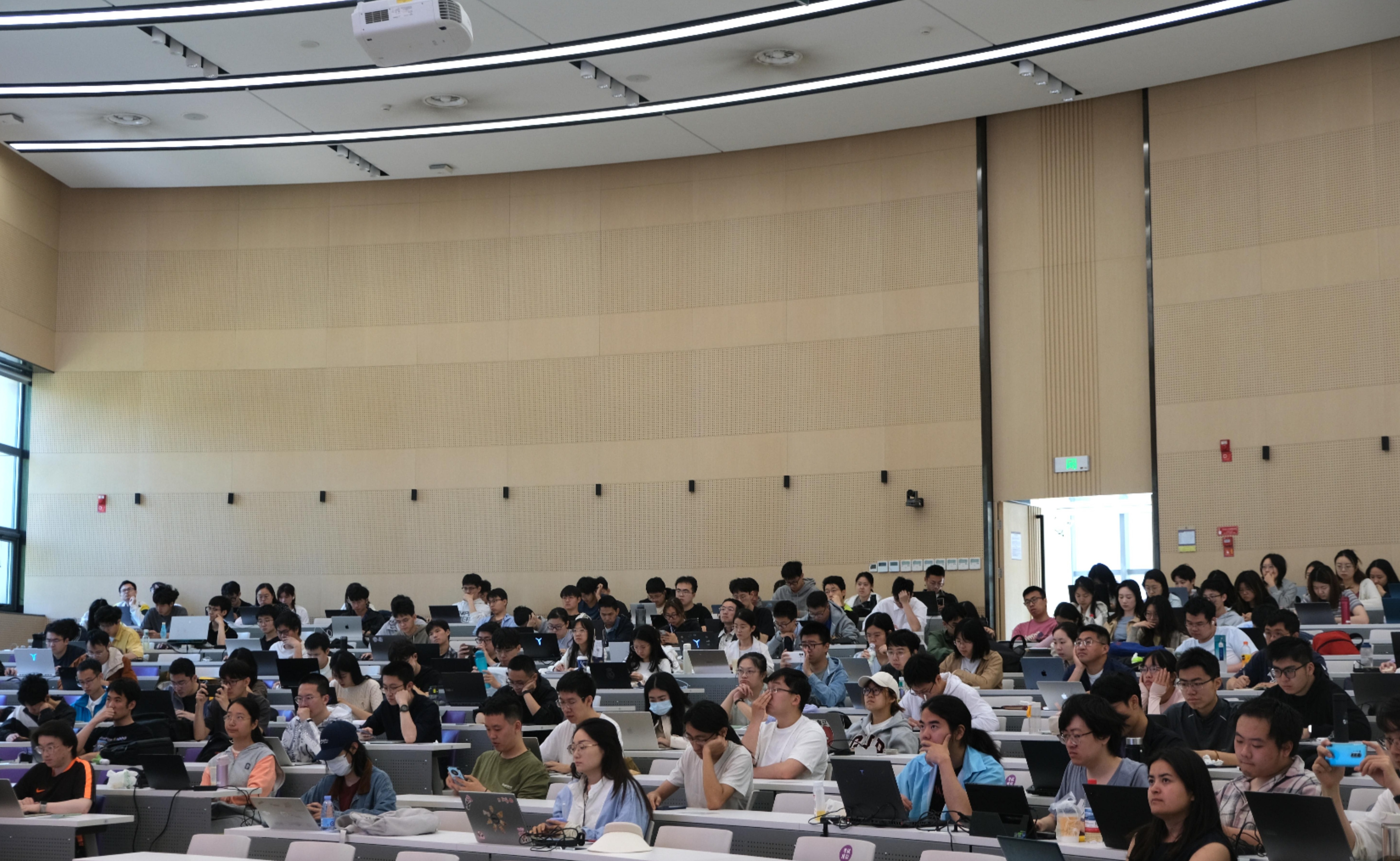 研工部举办2025年春季学期研究生入党积极分子学习班