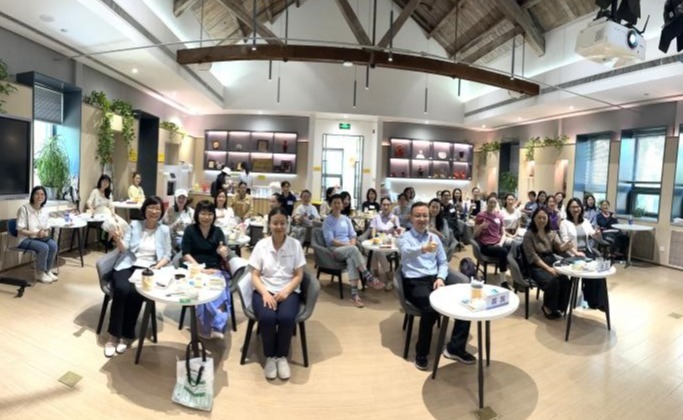 第六期荷韵沙龙举行 展现女教师在多重角色中的突破与成长